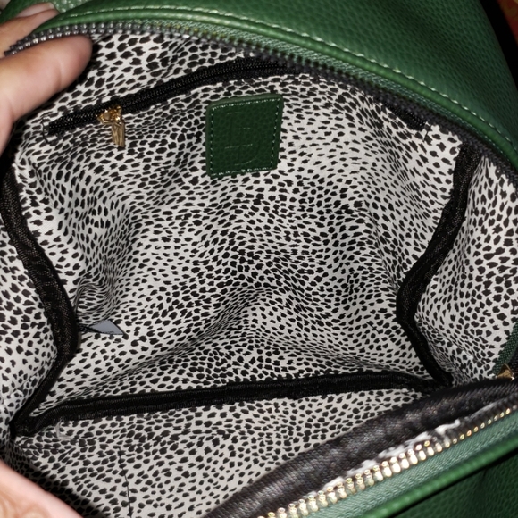 🆕Green Backpack - Picture 3 of 7